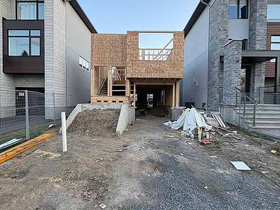 2nd image of 10 Melville Dr