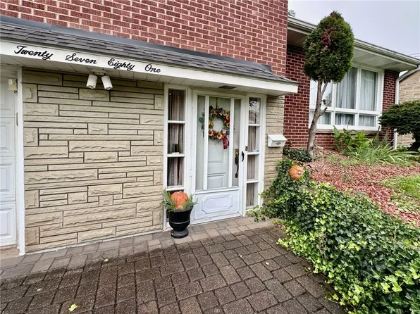 2781 Grant St, New Kensington, PA 15068