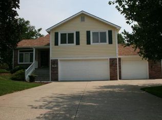 3901 Stetson Dr, Lawrence, KS 66049