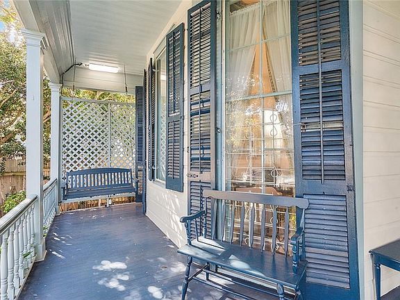 3rd image of 1632 Constantinople St