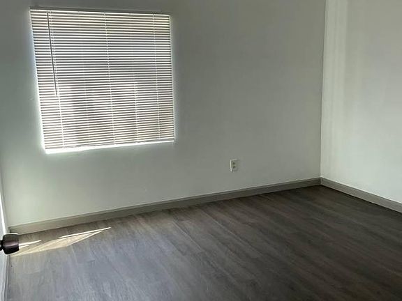 3rd image of 1040 E Grand Ave #7-D