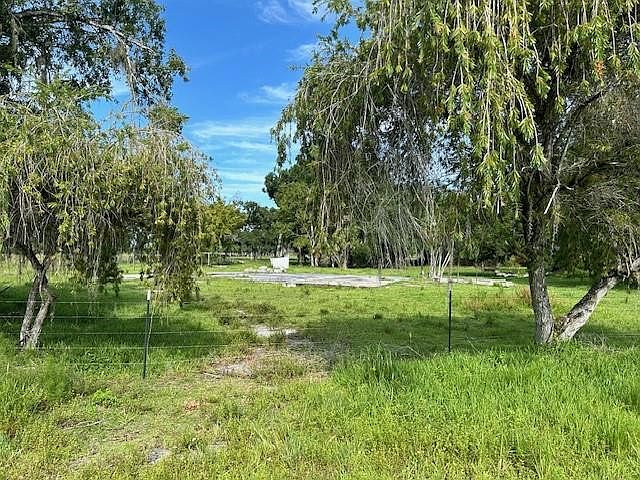 2nd image of 1851 NE 48th Avenue