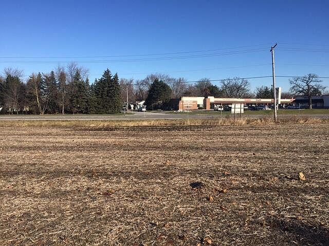 2nd image of 32-44 E Lincoln Dr