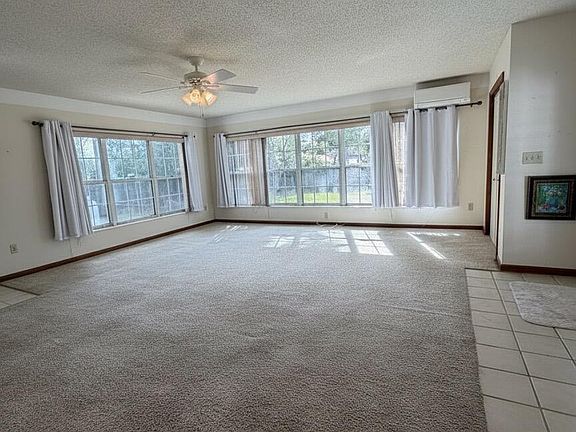 5th image of 1226 HALIFAX Road