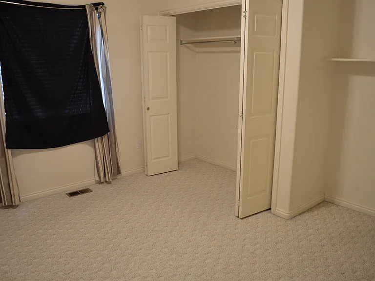 516 W 300 S — Photo 20