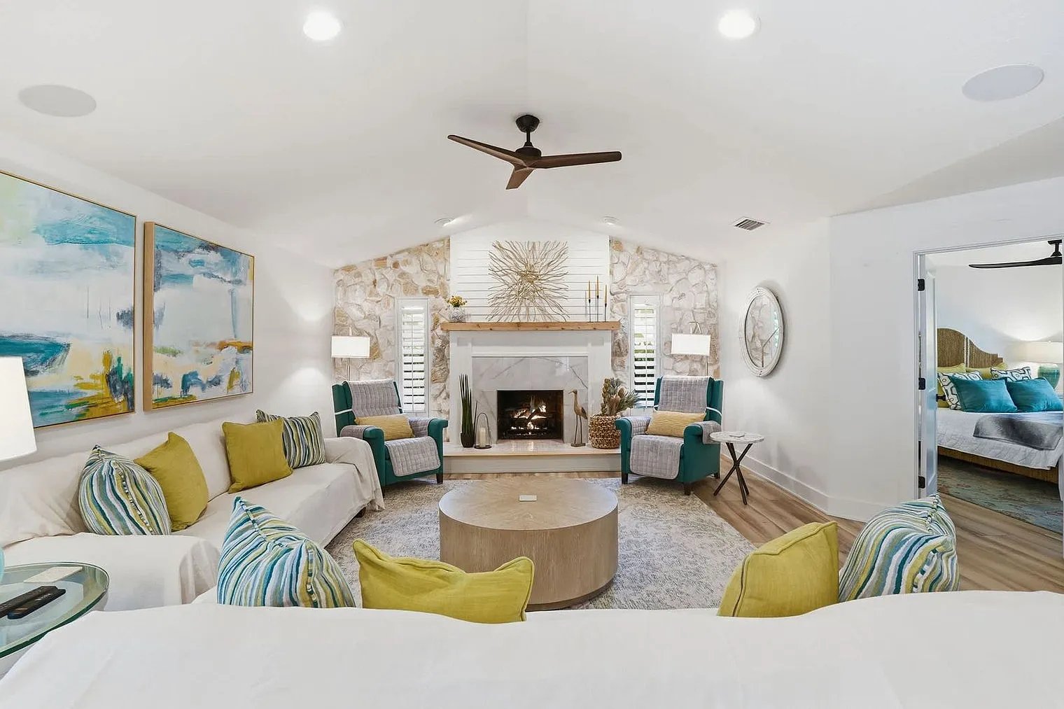 5 bed, 4.0 bath, 5005 sqft, $20,036 — Photo 1