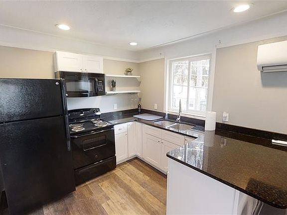 3rd image of 2835 1/2 Valencia Way S