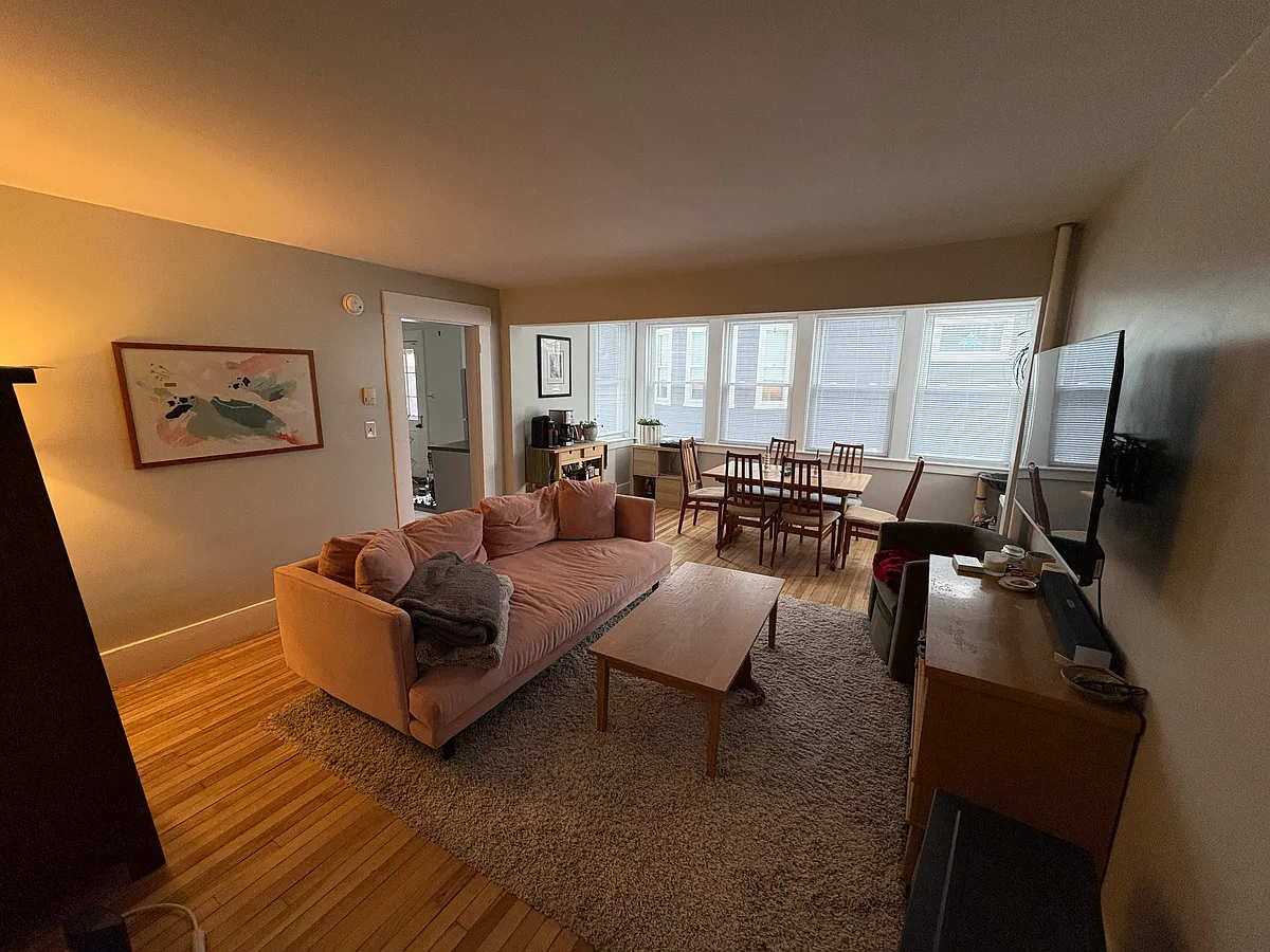Building Photo - 14 Essex St #1
