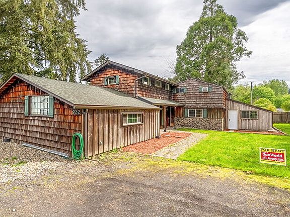 2nd image of 922 1st Ave SW