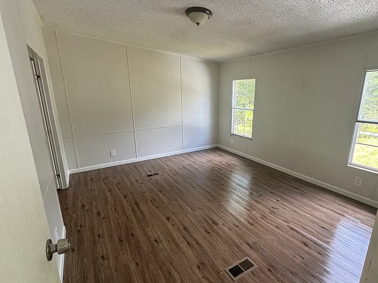 2025 Lee Road 249 — Photo 6