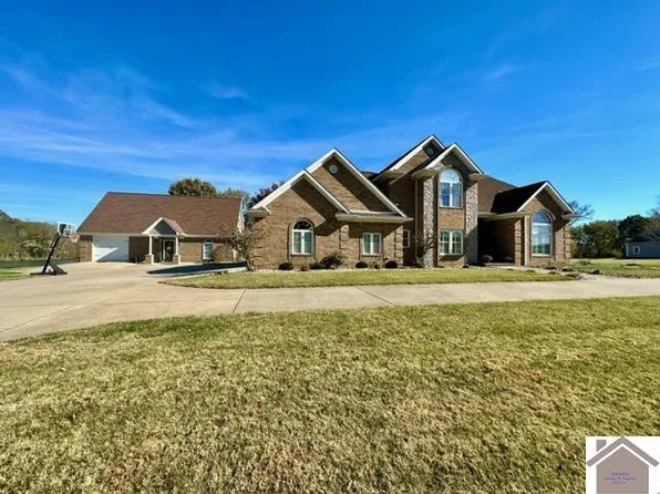120 Fly Away Dr, Benton, KY 42025