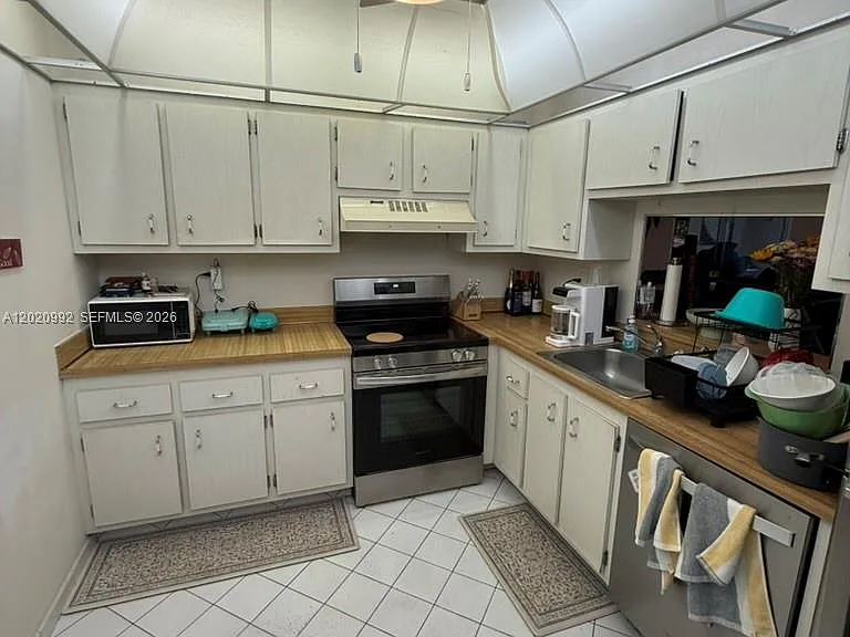 1810 SW 81st Ave #2215 — Photo 3