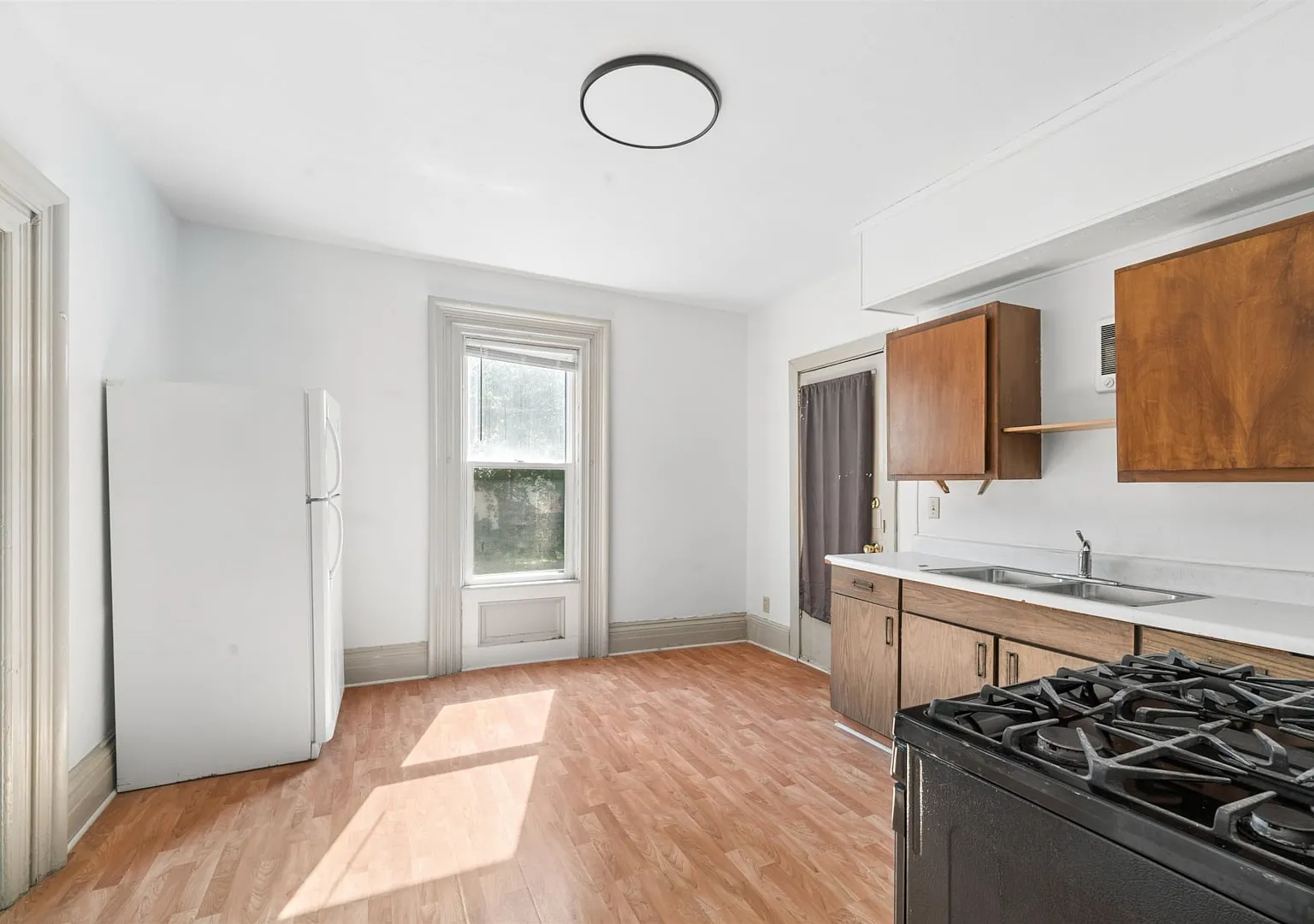 840 Jackson St — Photo 4