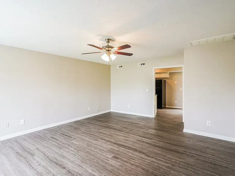 1313 E Nir Shreibman Blvd — Photo 4