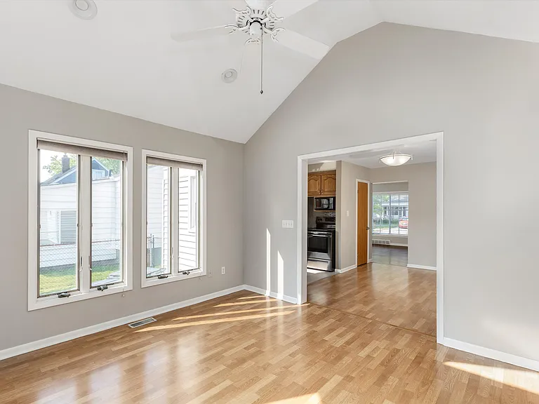 4514 Sedgemoor Ave — Photo 3