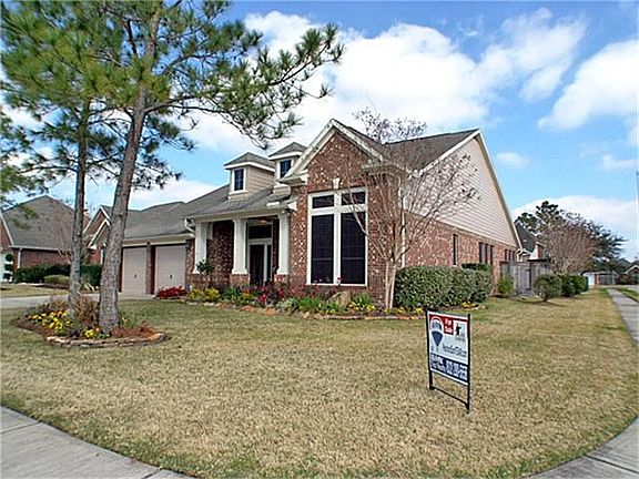3rd image of 3135 Millbrook Dr