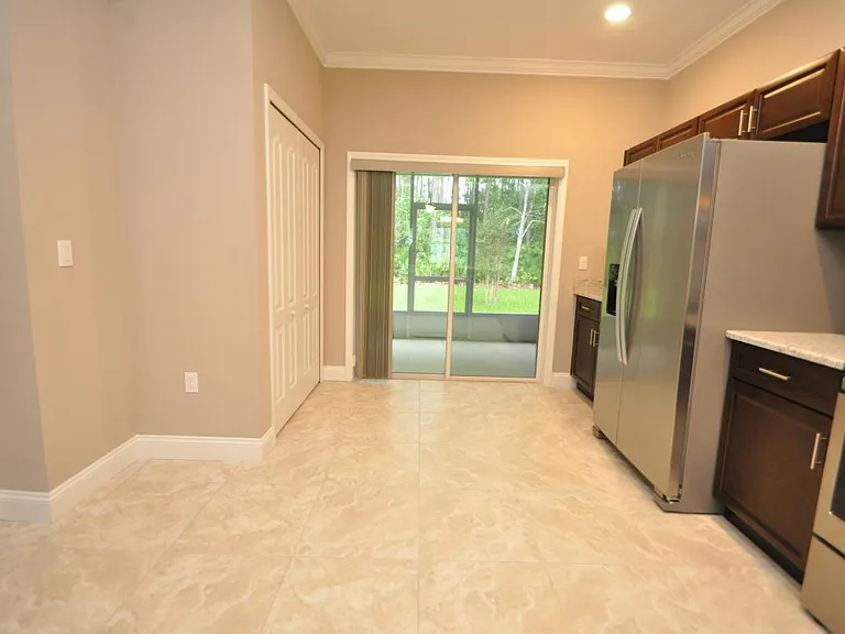 11 Ullynn Pl #A — Photo 8