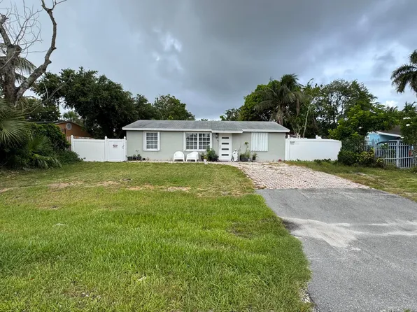 4328 Pine Street, West Palm Beach, FL 33406
