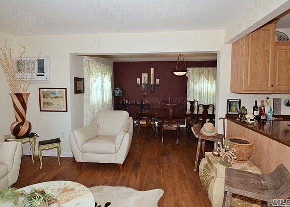 5th image of 141 Cleveland Ave