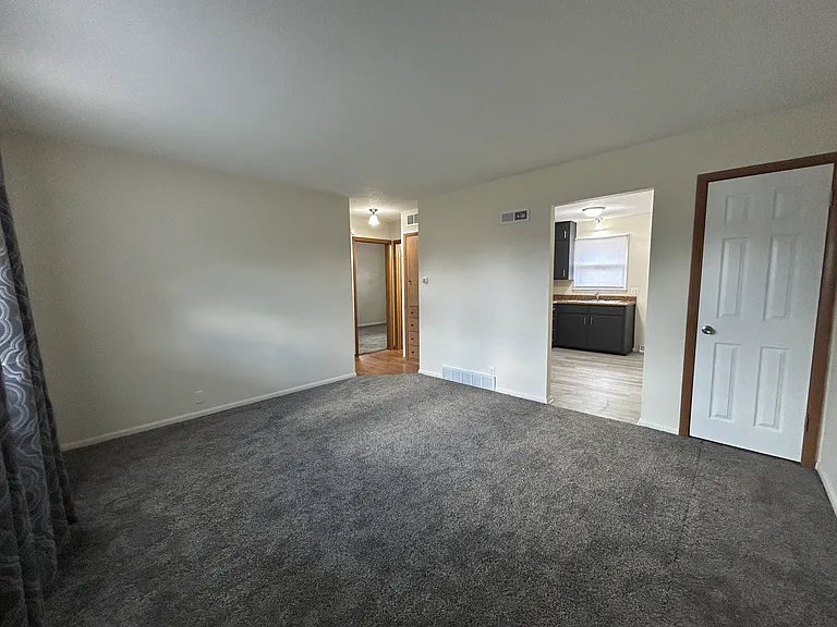 333 Rahm St #333 — Photo 2