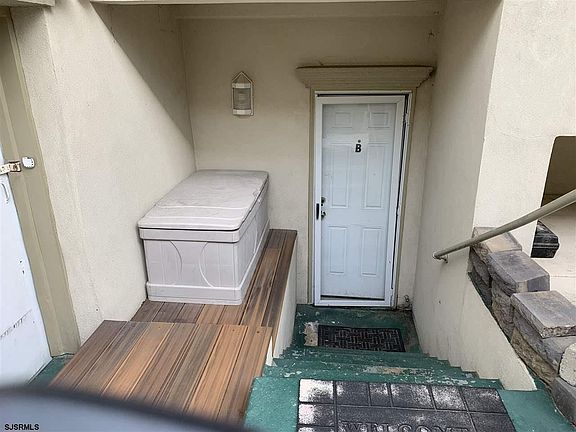 2nd image of 102 S Raleigh Ave