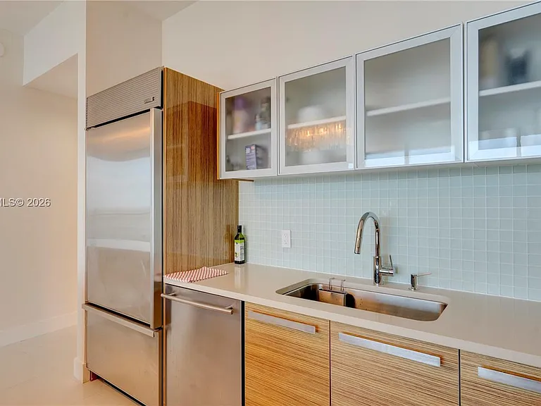 2020 N Bayshore Dr #1905 — Photo 23