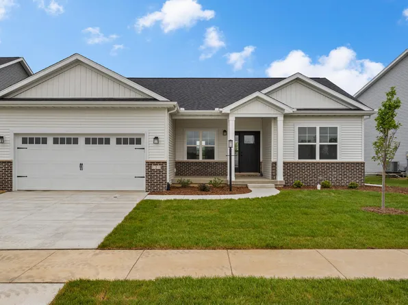 2 Prairie Trl, Monticello, IL 61856
