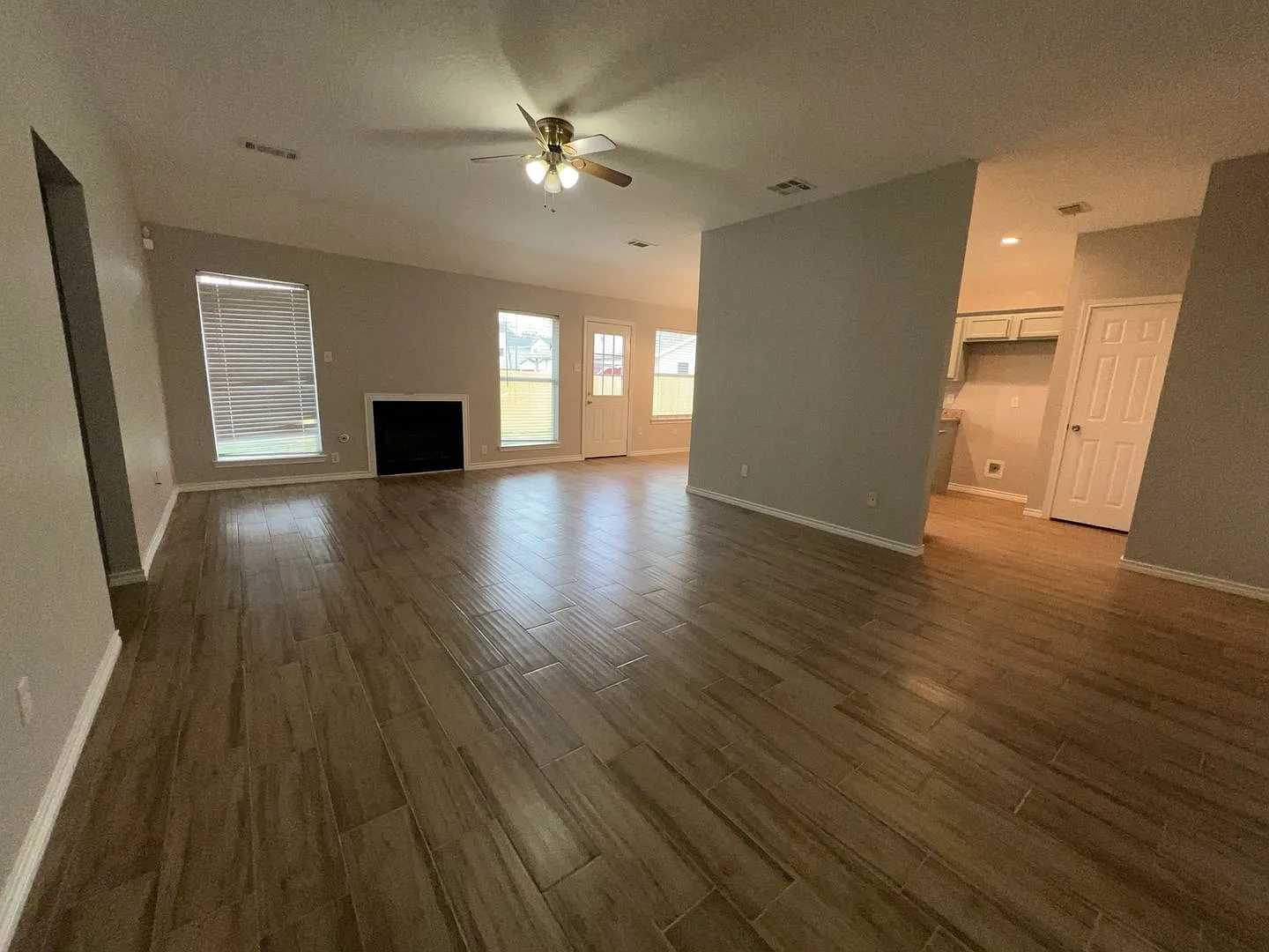 3634 Du Bois St **Ask About Our No Cash Deposit Option — Photo 3