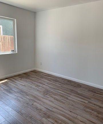 4th image of 3988 S Hobart Blvd