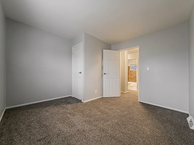 River Run Apartments — Photo 9