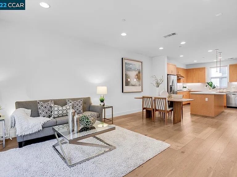 3634 Jubilee Cmn — Photo 17