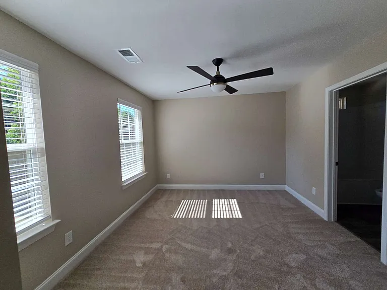 402 Giles St #B — Photo 78