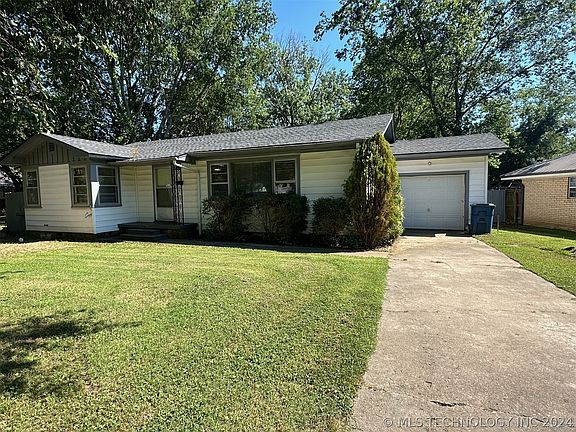 2nd image of 504 W Caddo Ave