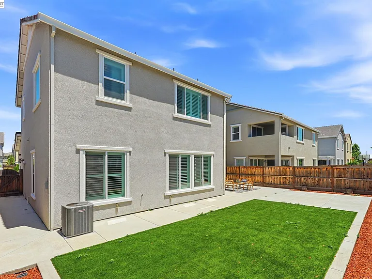 1550 Plumas Dr — Photo 57