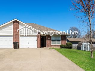 1503 Hawthorne Cir, Pleasant Hill, MO 64080