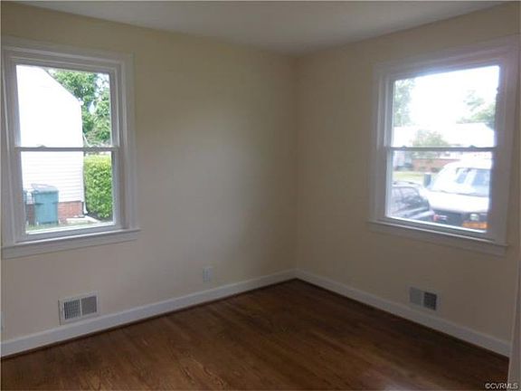 4th image of 3610 Harris Ave