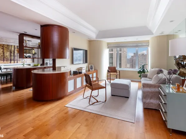 425 East 58th Street image 3 of 25