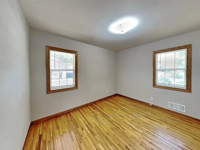 1218 Skillman Ave E — Photo 20
