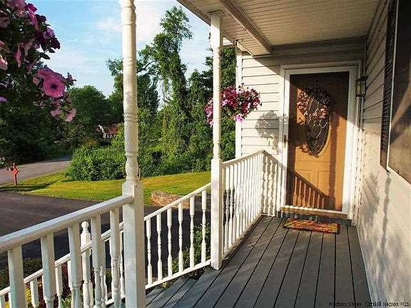 4th image of 65 Stephen Dr