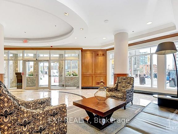 2nd image of 242 Rideau St #2208