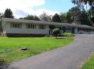 61 Hickory Tree Rd, Dallas, PA 18612