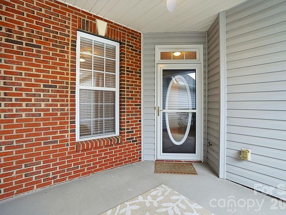 2nd image of 284 Garnet Ct