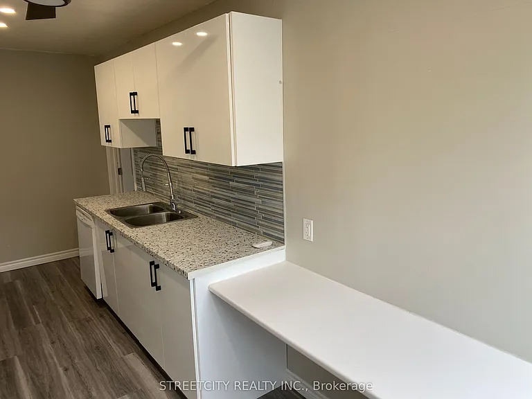 238 Burnside Dr — Photo 7