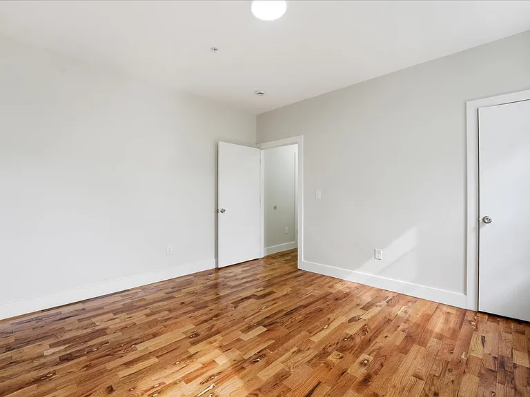112-114 N Walnut St #2F — Photo 8