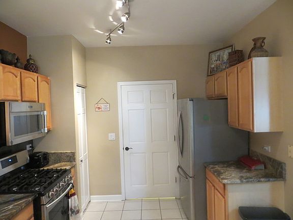 3rd image of 2288 Meadowcroft Ln