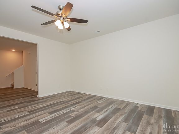 2nd image of 112 Sunwood Ct