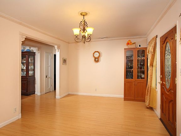 2nd image of 1441 N Buena Vista St
