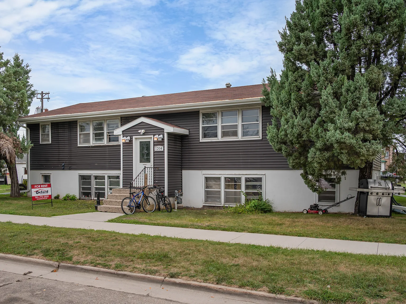 2 bed, 862 sqft, $715 — Photo 1