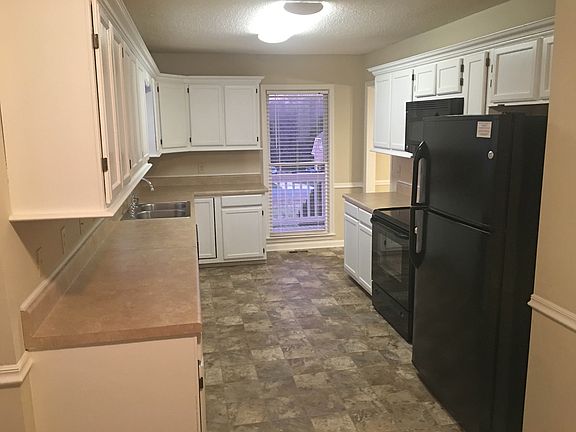 5th image of 205 Brook Valley Dr