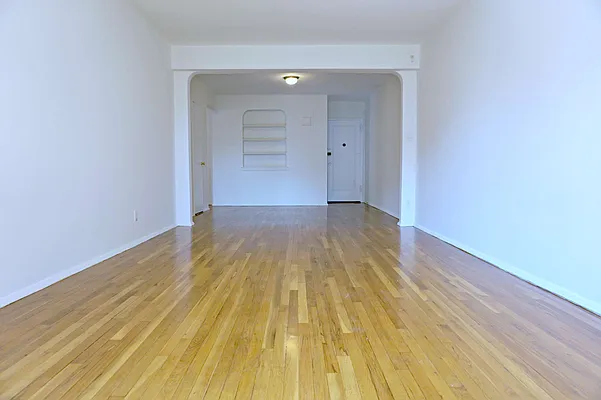 Rented by Metropolitan Equities | media 26